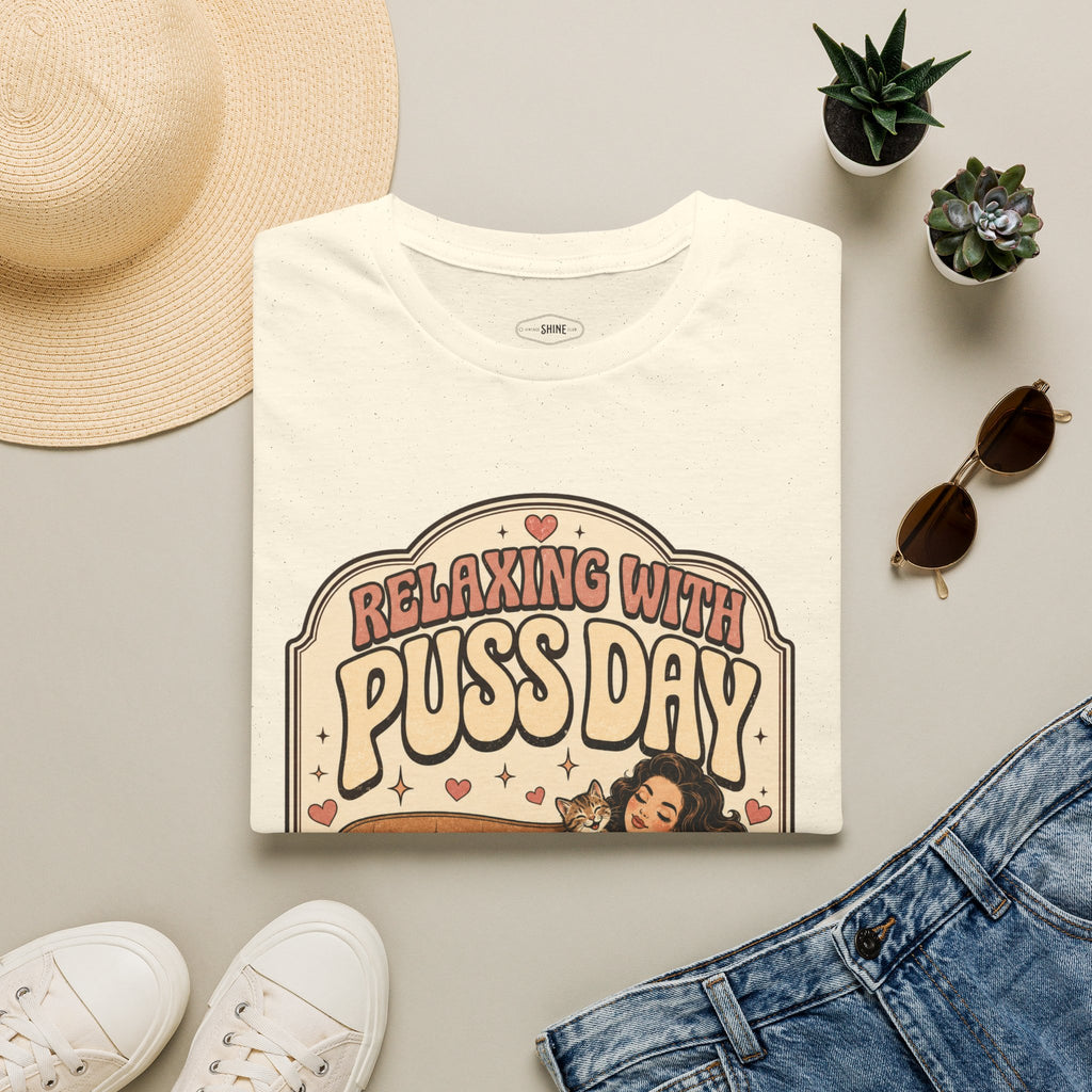 Relaxing With Puss Day T-Shirt Vintage Design