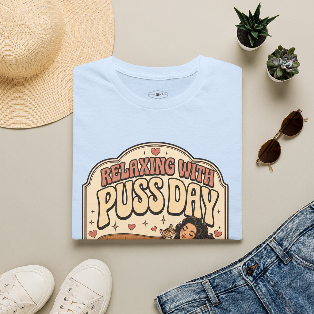Relaxing With Puss Day T-Shirt Vintage Design