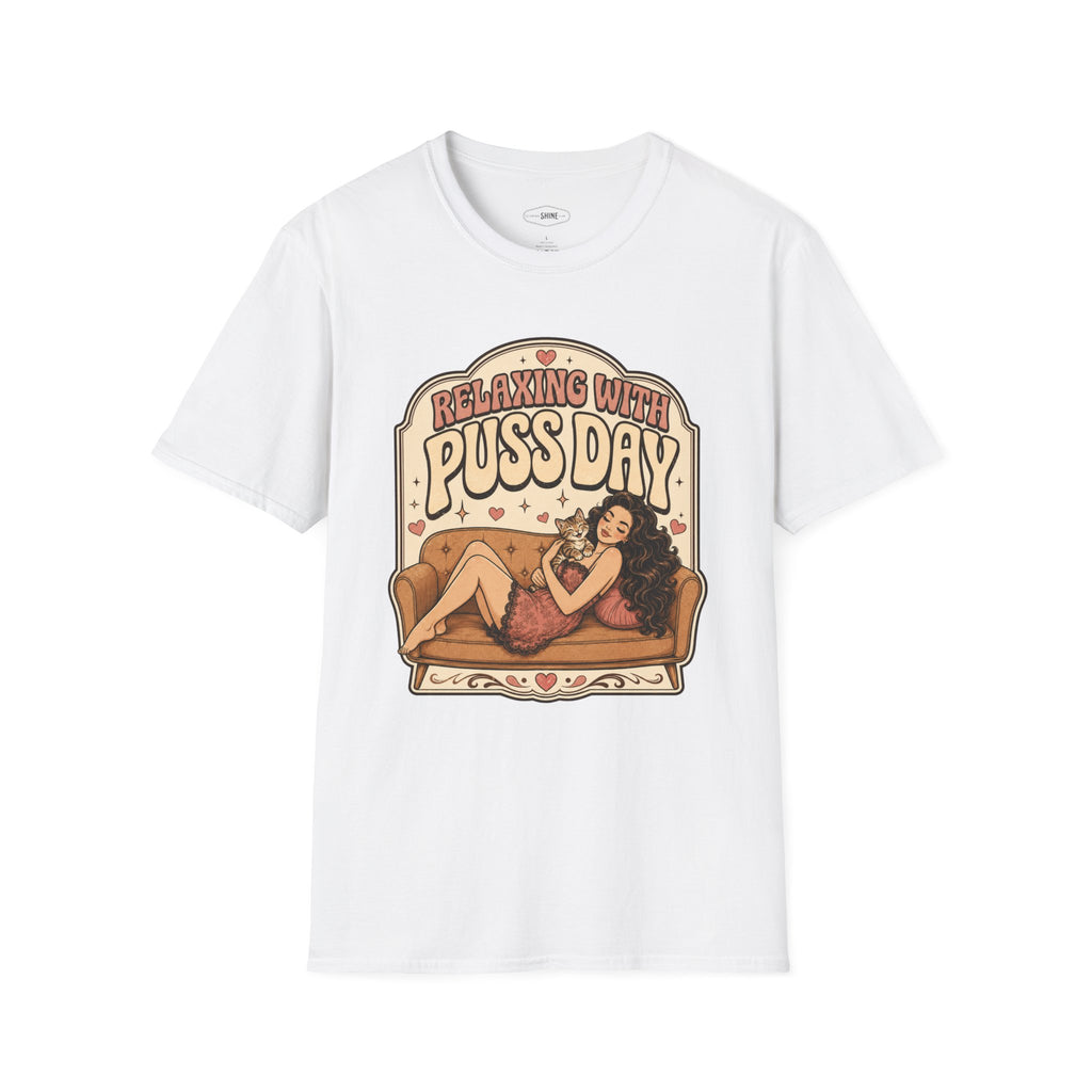 Relaxing With Puss Day T-Shirt Vintage Design