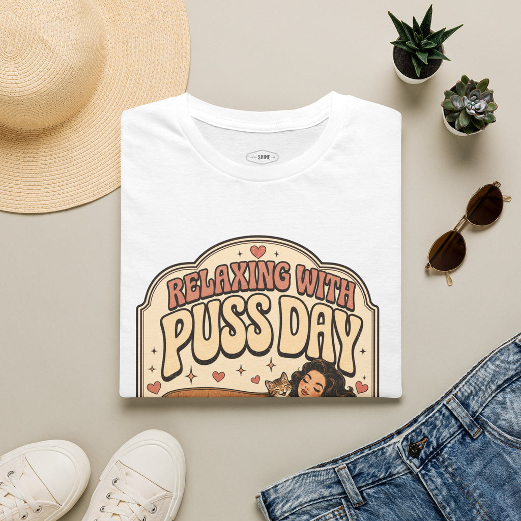 Relaxing With Puss Day T-Shirt Vintage Design