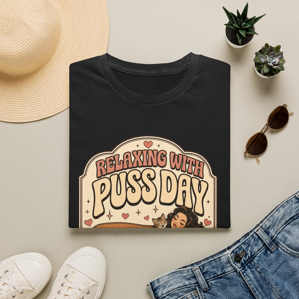 Relaxing With Puss Day T-Shirt Vintage Design