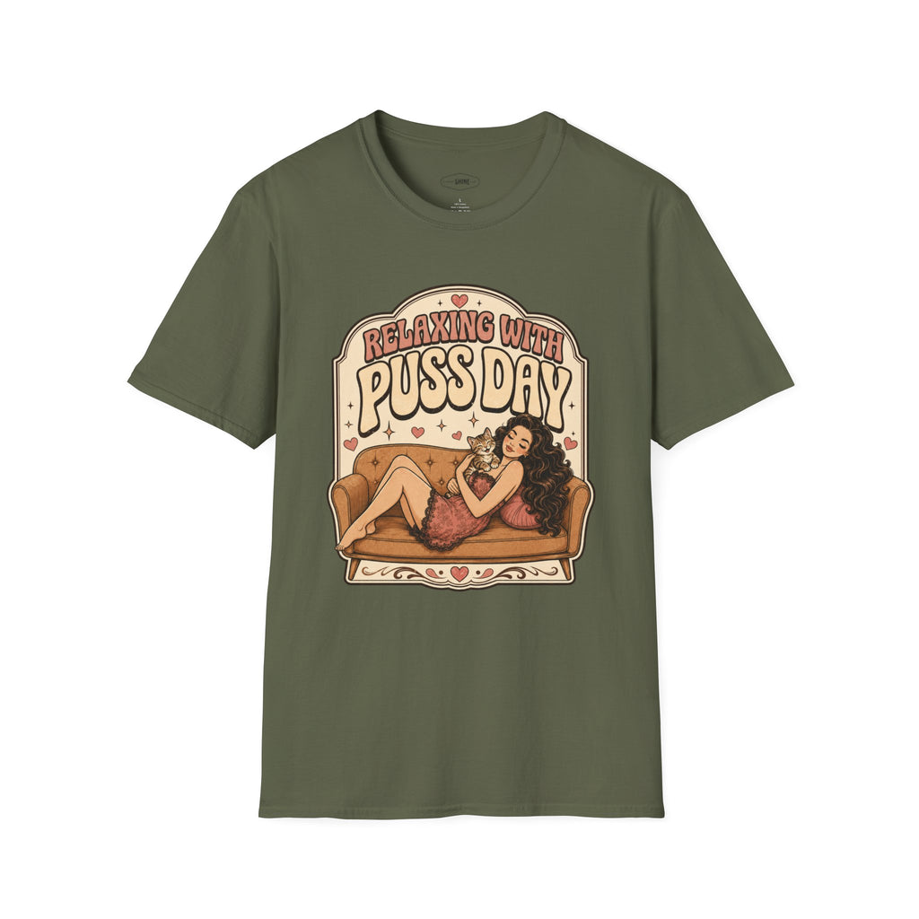 Relaxing With Puss Day T-Shirt Vintage Design